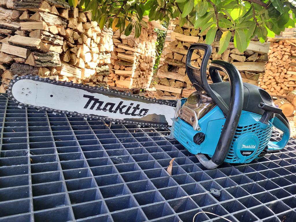 Scie à chaîne Makita 50 cc (4 ch)., Enlèvement ou Envoi, Tronçonneuse, 1200 watts ou plus, 70 mm ou plus
