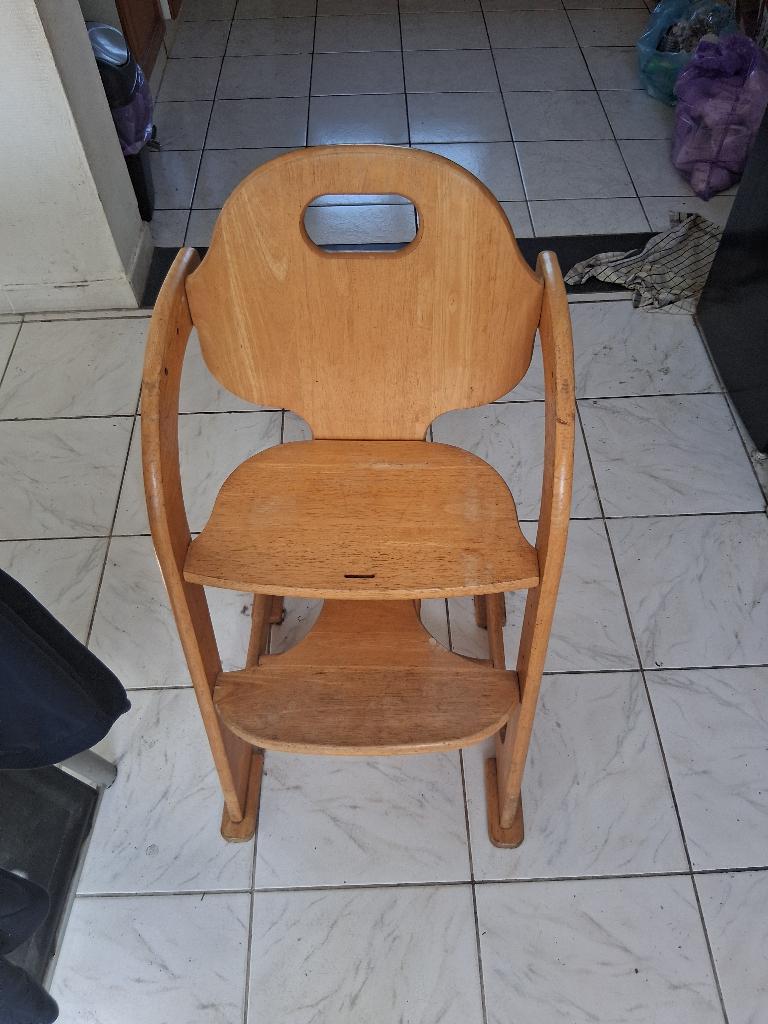 Chaise enfants en bois, Enlèvement, Utilisé