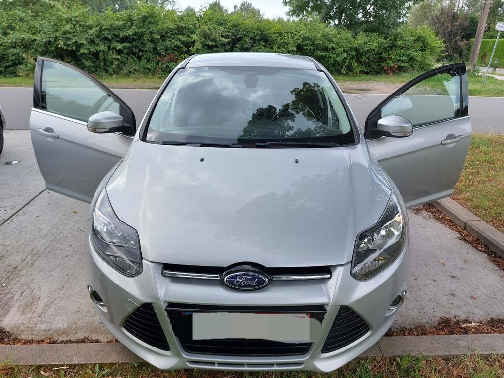 Ford Focus 1.6 diesel TDCi à hayon, Autos, Focus, Boîte manuelle, Noir, 5 portes