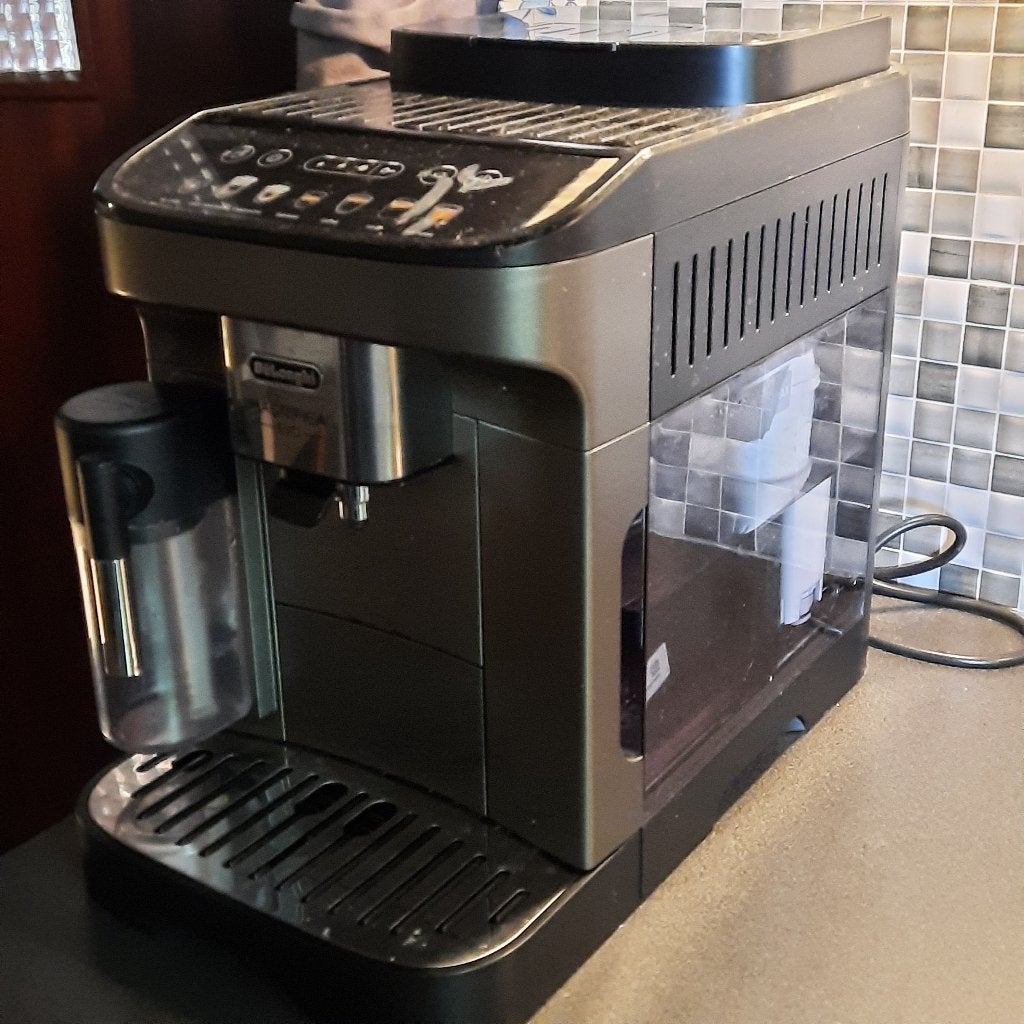 Delonghi magnifica evo koffiemachine, Réservoir d'eau amovible, Café en grains, 2 à 4 tasses, Utilisé