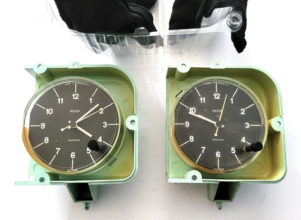 klok Cijfers logo Klein materiaal Peugeot 404 deur onderdeel, Enlèvement ou Envoi, Utilisé, Peugeot