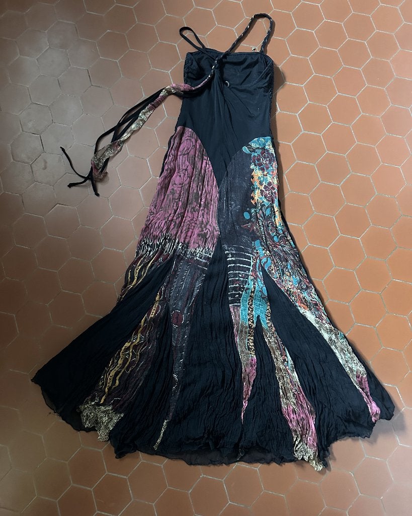 Lange jurk van Save the Queen, Kleding | Dames, Jurken, Zo goed als nieuw, Maat 38/40 (M), Zwart, Onder de knie, Ophalen