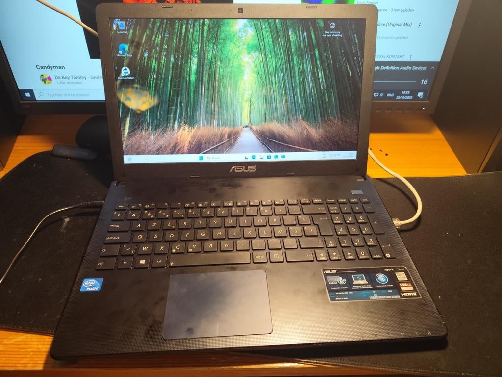 Asus x501a laptop met windows 11, Computers en Software, Laptop-opladers, Zo goed als nieuw, Ophalen of Verzenden