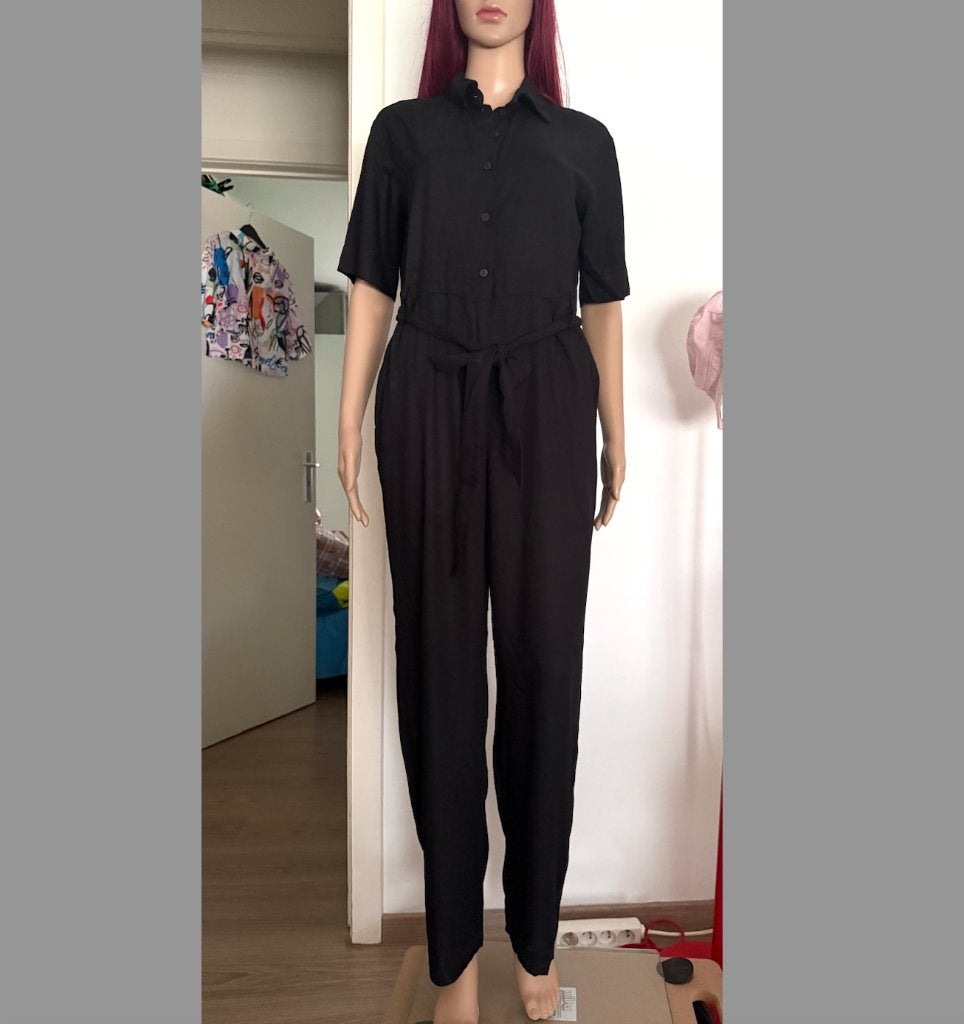 Monki Black Lightweight Jumpsuit - M, Kleding | Dames, Jumpsuits, Maat 38/40 (M), Zwart, Nieuw, Ophalen of Verzenden