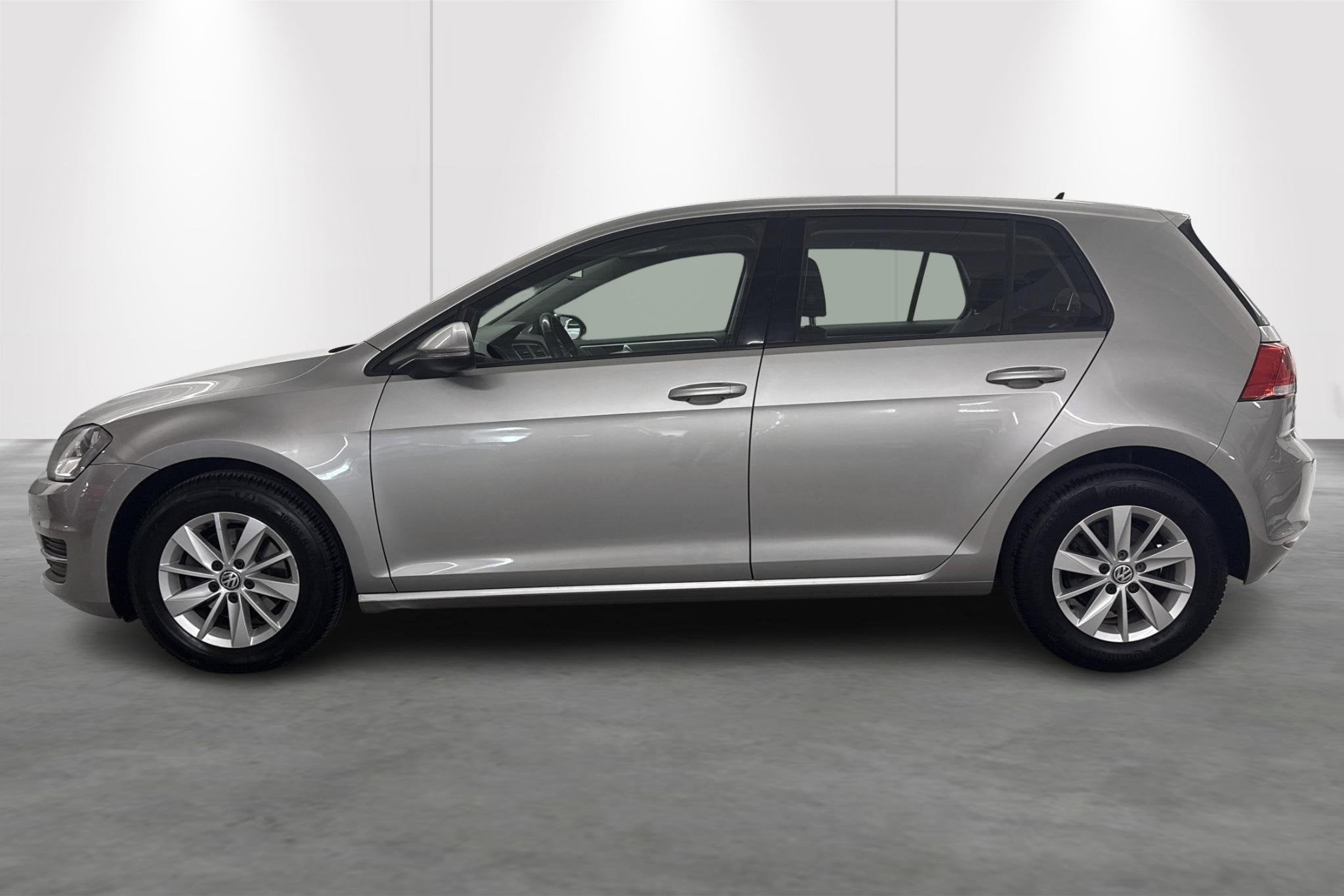 Volkswagen Golf VII 1.6 CRTDi 66kW BMT Trendline, Auto's, Volkswagen, Voorwielaandrijving, Euro 5, Stof, Gebruikt