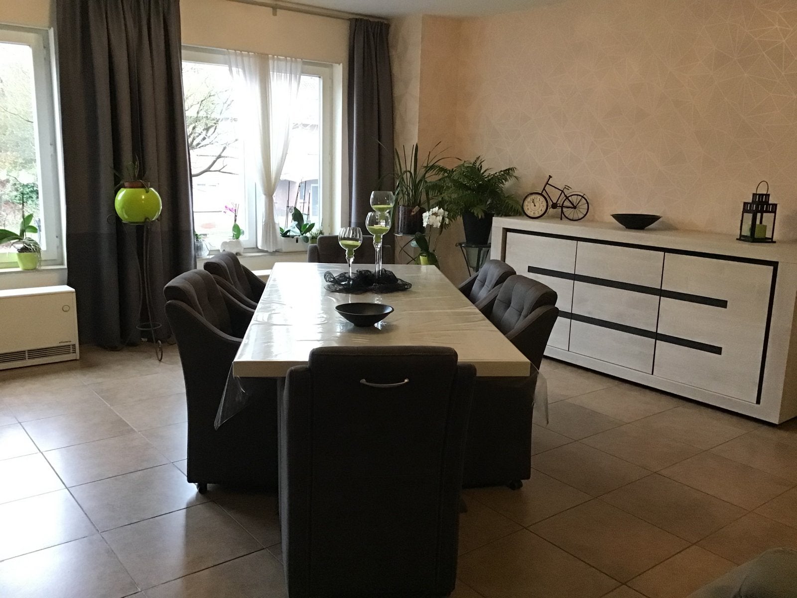 Eetkamer en salon te koop in zeer goede staat, Ophalen, Zo goed als nieuw