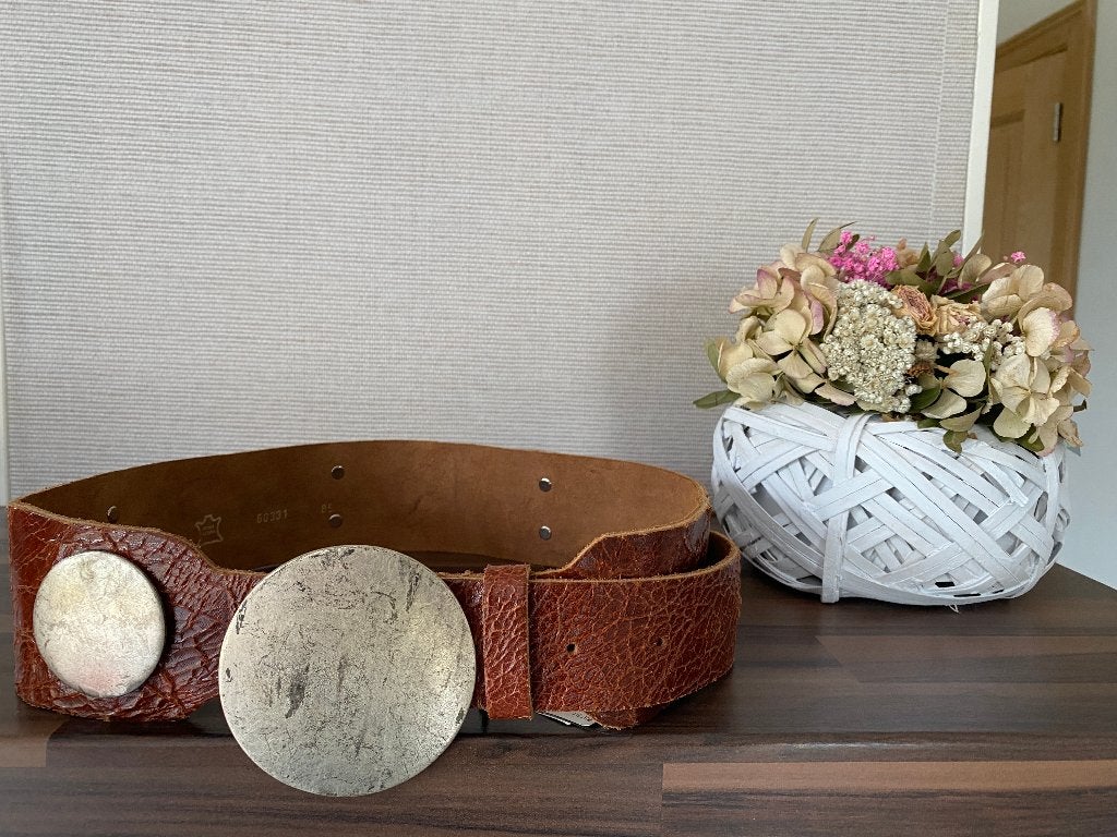 Ceinture en cuir marron style bohème boucle patinée, Vêtements | Femmes, Ceintures, Neuf, Ceinture taille, 80 à 90 cm, 5 cm ou plus