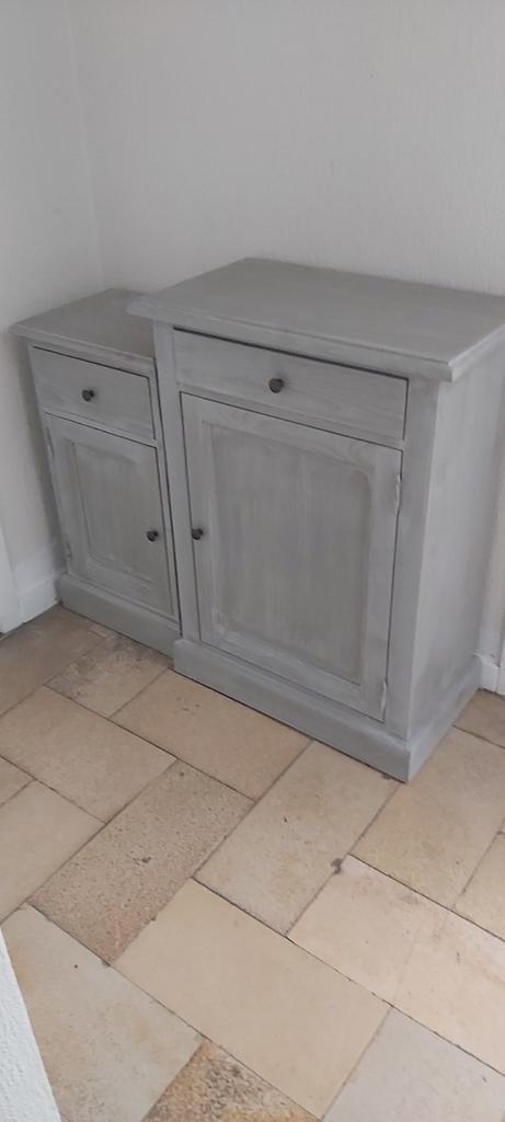 Lot de 2 petits meubles en bois patiné gris. Belle qualité, Maison & Meubles, Enlèvement