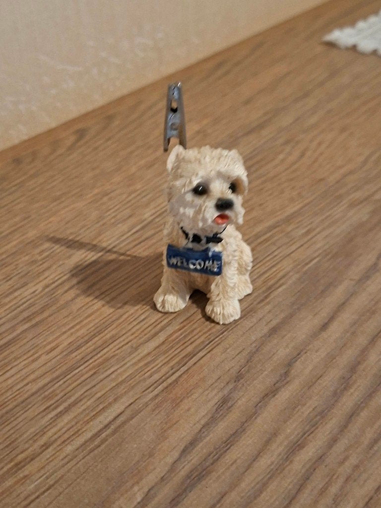 Decoratief hondenbeeldje met metalen clip, Enlèvement ou Envoi, Comme neuf, Animal