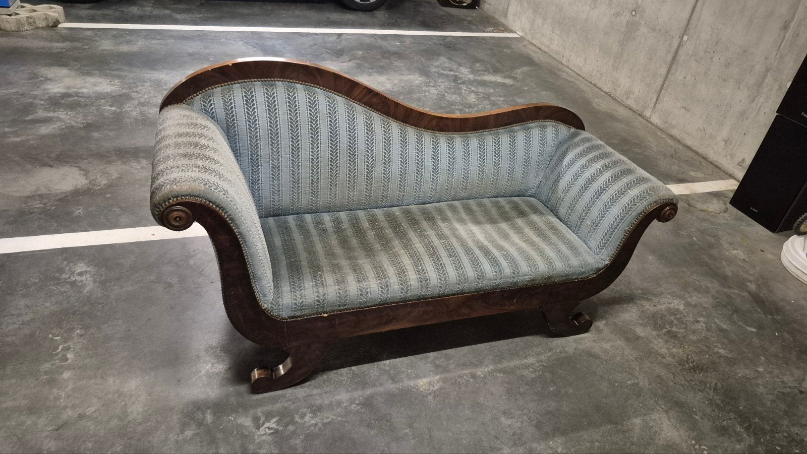 Antieke lounge zetel, Ophalen