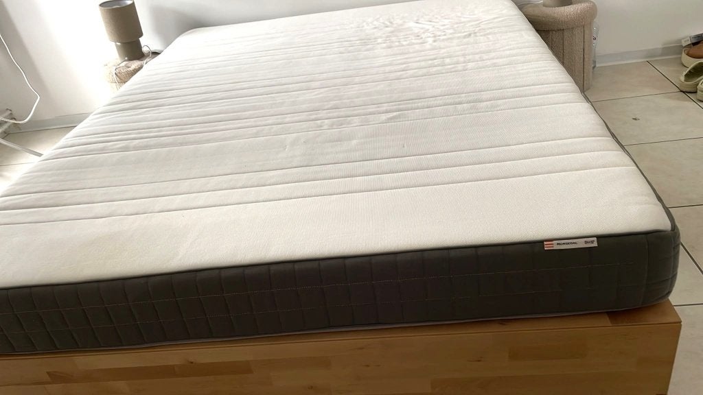 LIT " MANDAL " avec Matelas à ressorts ensachés, Maison & Meubles, Comme neuf, Enlèvement, 200 cm, Blanc