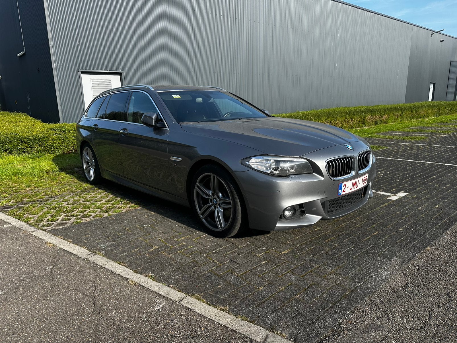 BMW 520i M Sport - 2017 - Exclusive uitvoering, Autos, Cuir, Argent ou Gris, Euro 6, Carnet d'entretien