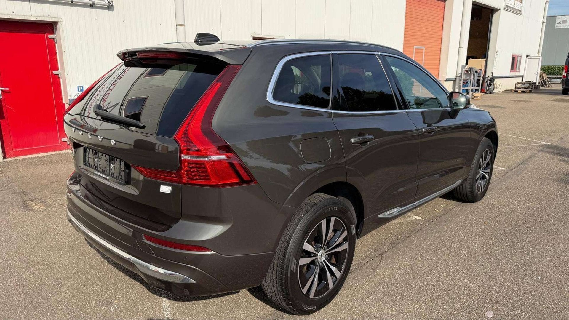 Volvo XC60 2.0 T6 Recharge AWD PHEV Pano/Keyless/Carplay/And, Autos, Argent ou Gris, Achat, Euro 6, Entreprise