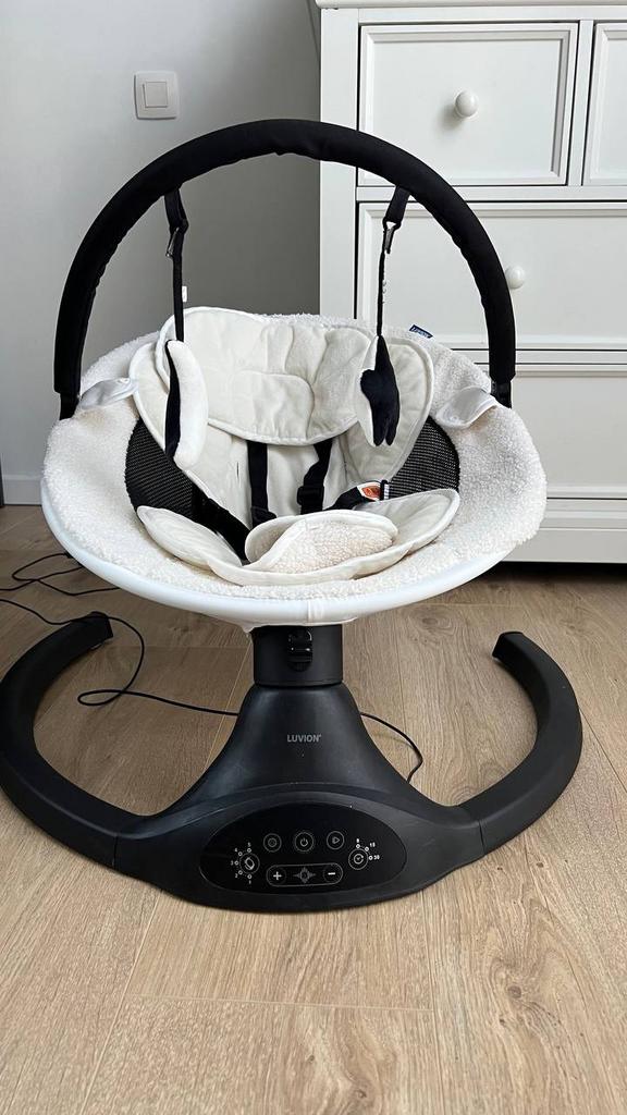 Luvion Noa Electric Baby Swing - Cream/Black, Kinderen en Baby's, Wipstoeltjes, Ophalen of Verzenden, Zo goed als nieuw