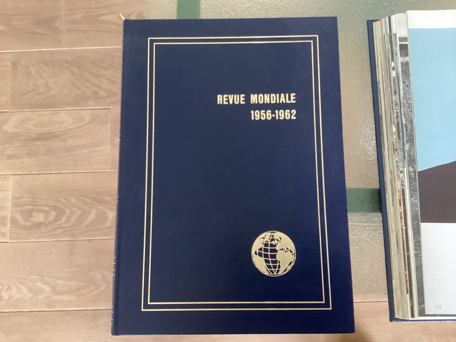 La revue mondiale ( 18 volumes), Livres, Enlèvement, Utilisé
