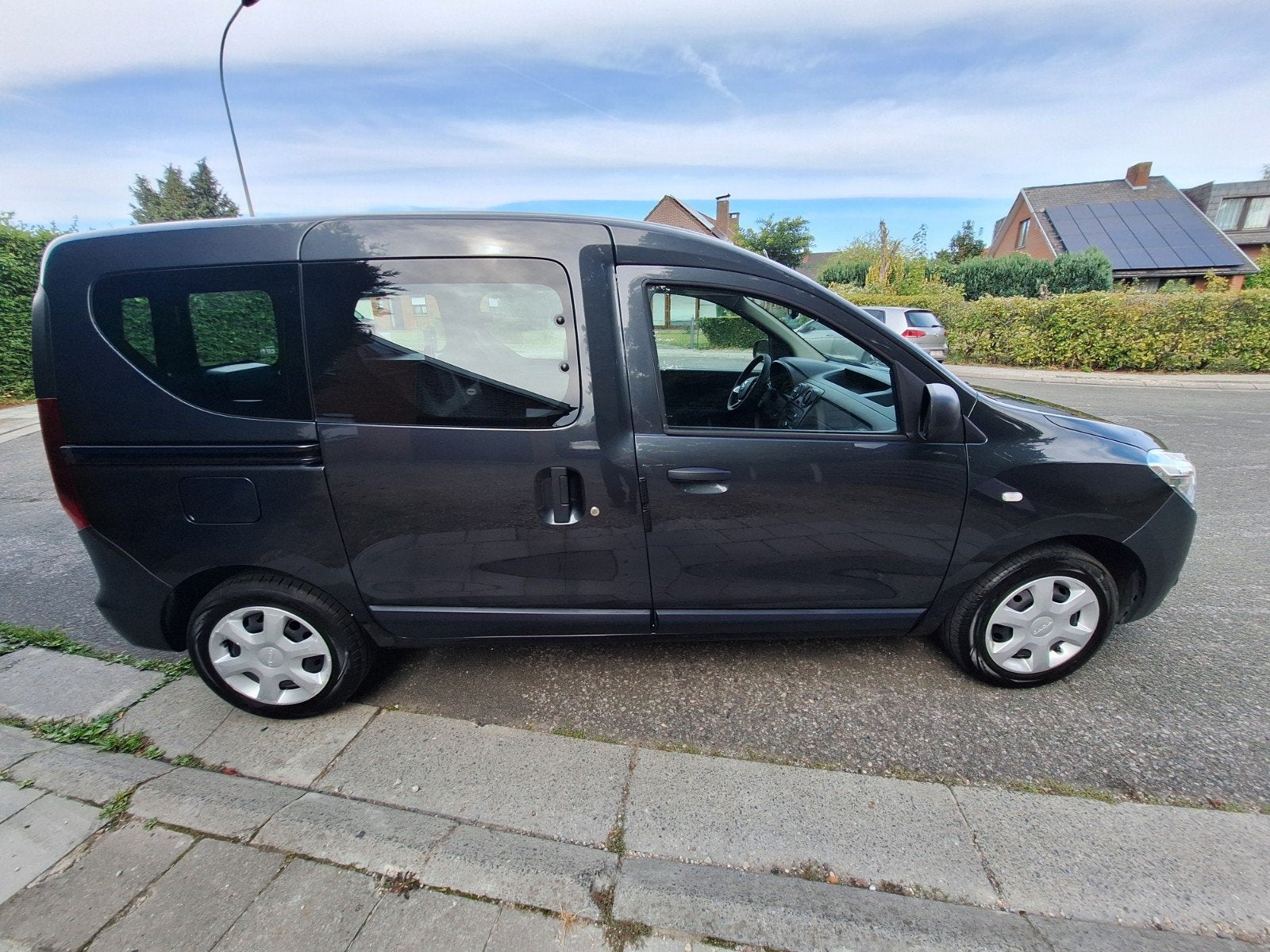 DACIA DOKKER "13000 KM" 1.6 ESSENCE ANNÉE 2018, Autos, Dacia, Argent ou Gris, Euro 6, Boîte manuelle, Entretenue par le concessionnaire