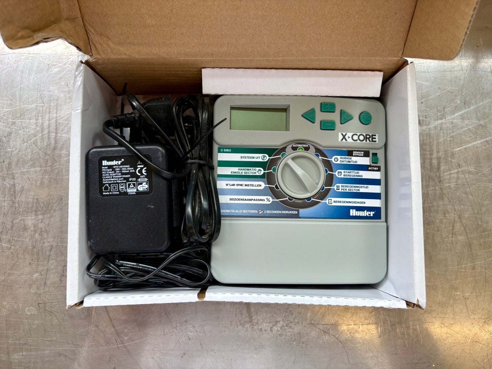 Hunter X-Core Irrigatie Controller - in doos, Jardin & Terrasse, Programmateurs d'Arrosage, Enlèvement, Comme neuf