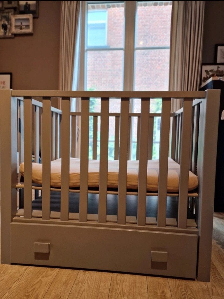 Babybox QUAX, Ophalen, Gebruikt, Vierkant, In hoogte verstelbaar