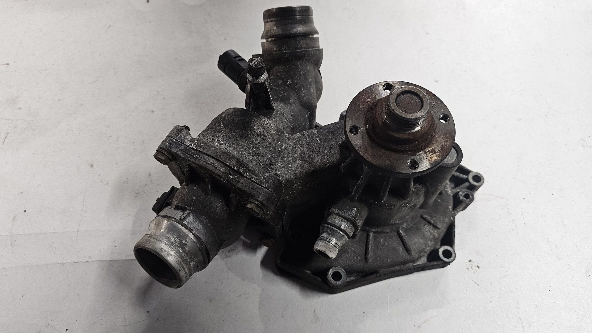 Waterpomp benzine origineel BMW 5 / 7  / X5  serie E39 E38 E, Gebruikt, -, Ophalen of Verzenden, -