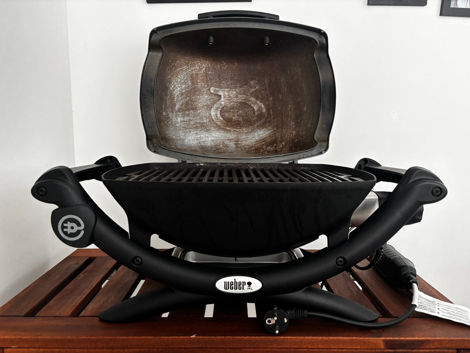 Weber elektrische tafel BBQ met houten tafel, Enlèvement, Utilisé