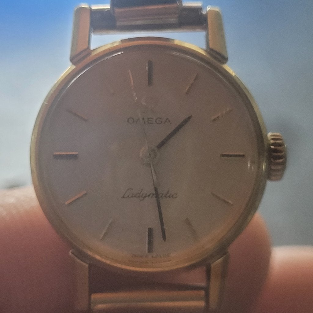 Magnifique montre vintage pour femme OMEGA Ladymatic –1960, Ophalen, Omega, Met bandje