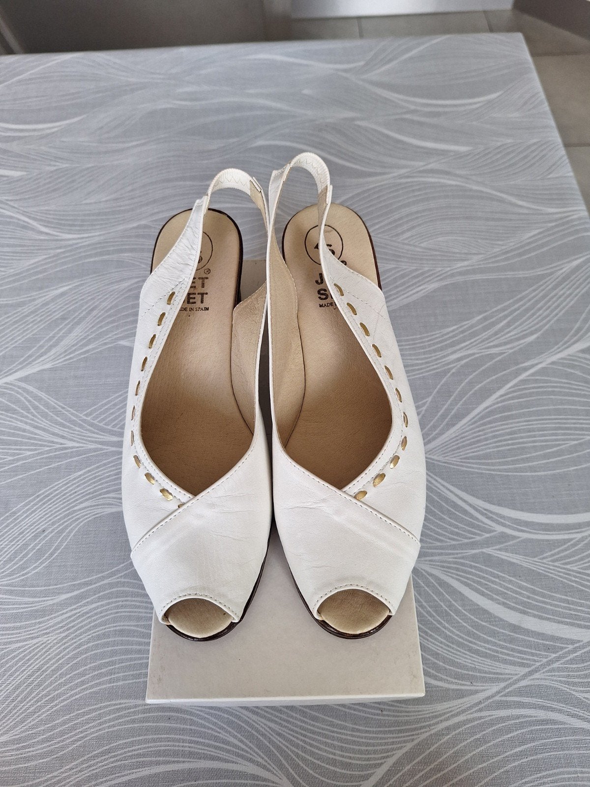 Superbes chaussures Jet Set blanches pour femmes taille 39, Vêtements | Femmes, Chaussures, Enlèvement ou Envoi