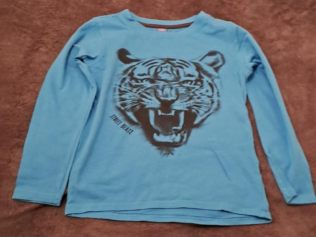 T-shirt tigre à manches longues (tailles 110-116), Garçon, Enlèvement ou Envoi, Chemise ou À manches longues, Comme neuf