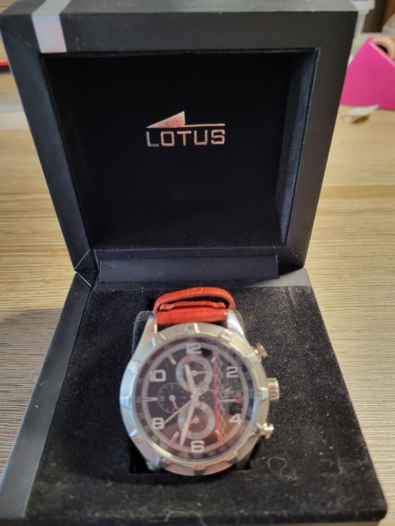 Horloge van Lotus, Ophalen of Verzenden, Zo goed als nieuw