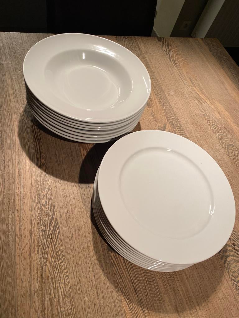 Set platte en diepe borden, Ophalen, Zo goed als nieuw, Bord(en)