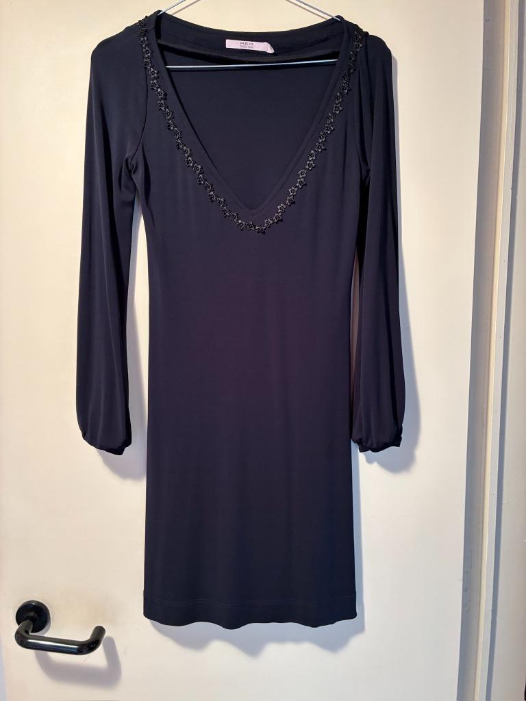 R.E.D. Valentino jurk, Kleding | Dames, Zwart, R.E.D. Valentino, Zo goed als nieuw, Boven de knie