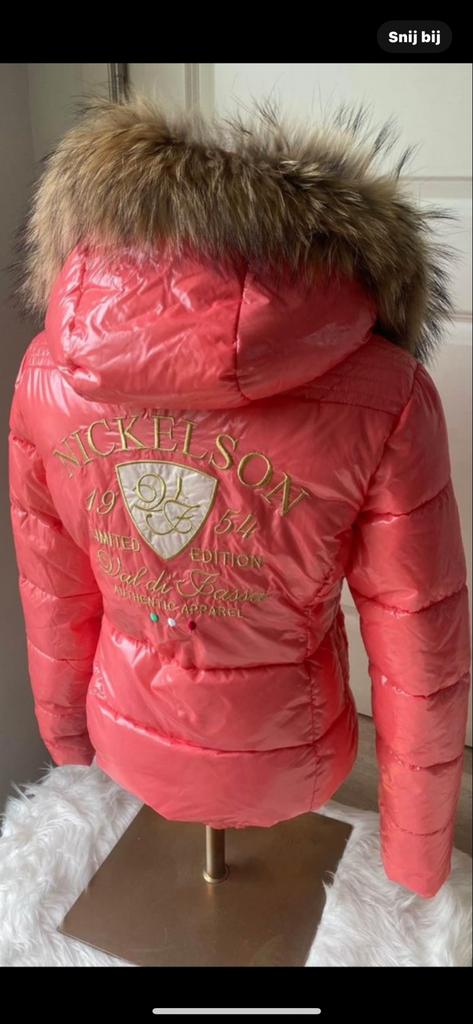 Nieuwe jas nickelson met echte bontkraag maat 36/38, Kleding | Dames, Ophalen, Zo goed als nieuw