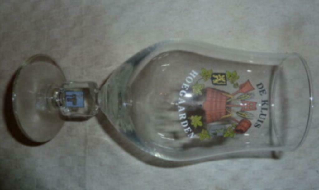 #L Bier glas DE KLUIS HOEGAARDEN " enkel wapenschild in voet, Ophalen of Verzenden, Gebruikt, Bierglas