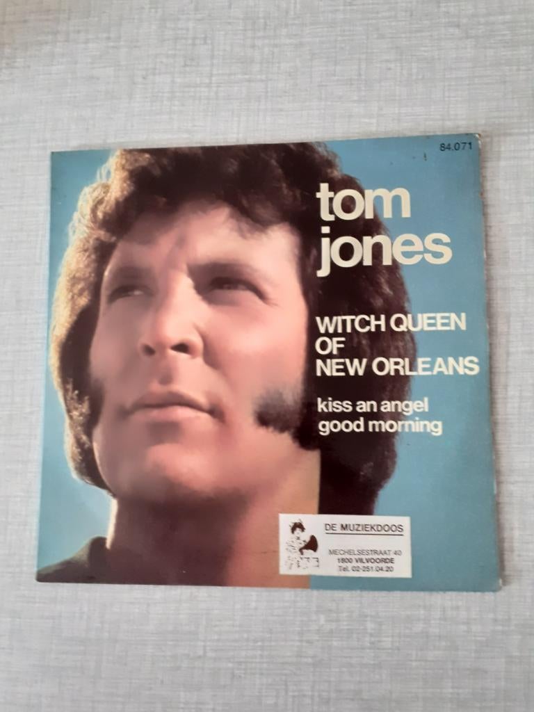 Tom Jones, Enlèvement ou Envoi, Comme neuf