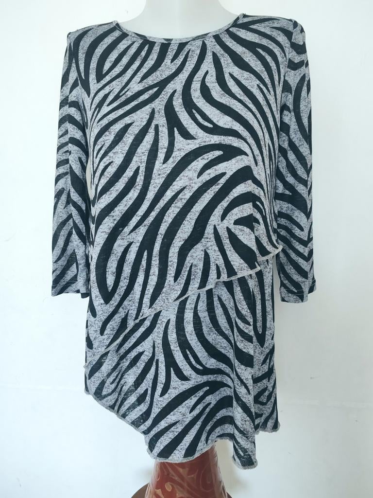 Pull asymétrique imprimé zèbre taille 36/38, Enlèvement ou Envoi, Comme neuf