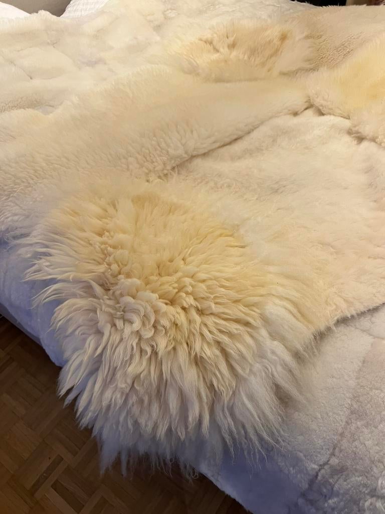 Tapijt/sprei van echt schapenvacht, Huis en Inrichting, Ophalen of Verzenden, Zo goed als nieuw