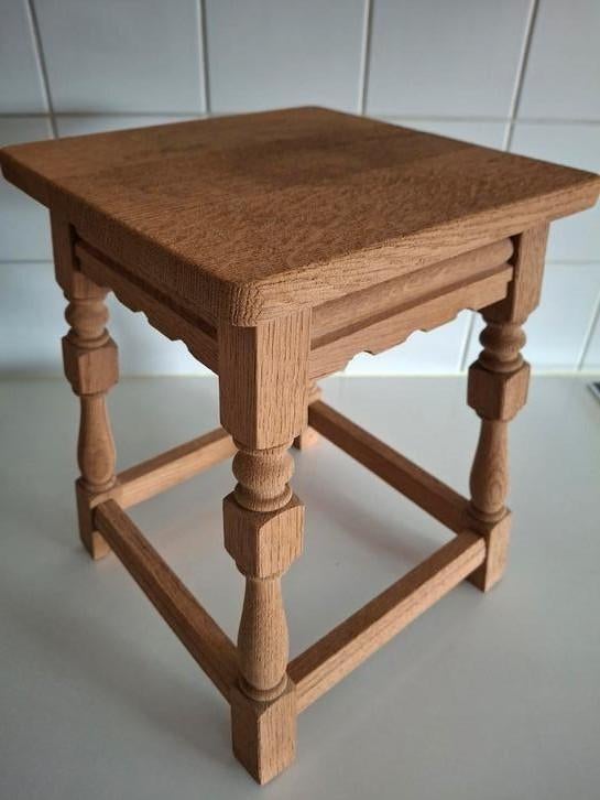 Vintage massief eikenhouten bijzettafeltje, Huis en Inrichting, Tafels | Bijzettafels, Ophalen, Zo goed als nieuw