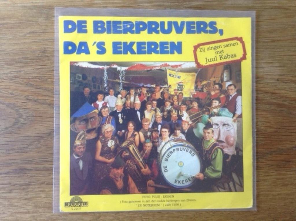 single de bierpruvers en juul kabas, Enlèvement ou Envoi, En néerlandais