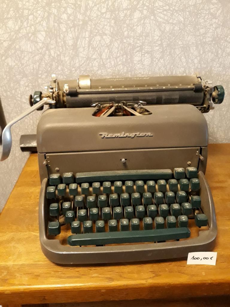 Ancienne machine à écrire, Enlèvement, Comme neuf