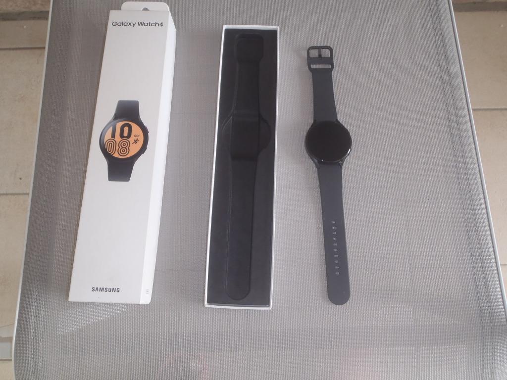 Samsung Galaxy Watch 4 SM-R87044, Handtassen en Accessoires, Smartwatches, Ophalen of Verzenden, Zo goed als nieuw, Zwart, Samsung galaxy