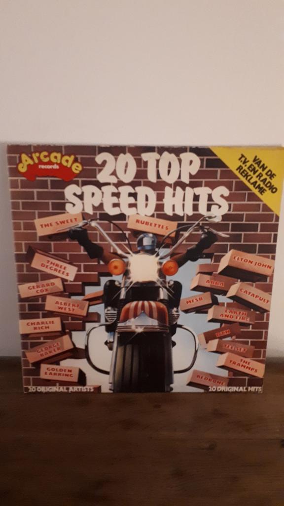 Les 20 meilleurs hits d'Arcade Records, Enlèvement ou Envoi, Comme neuf