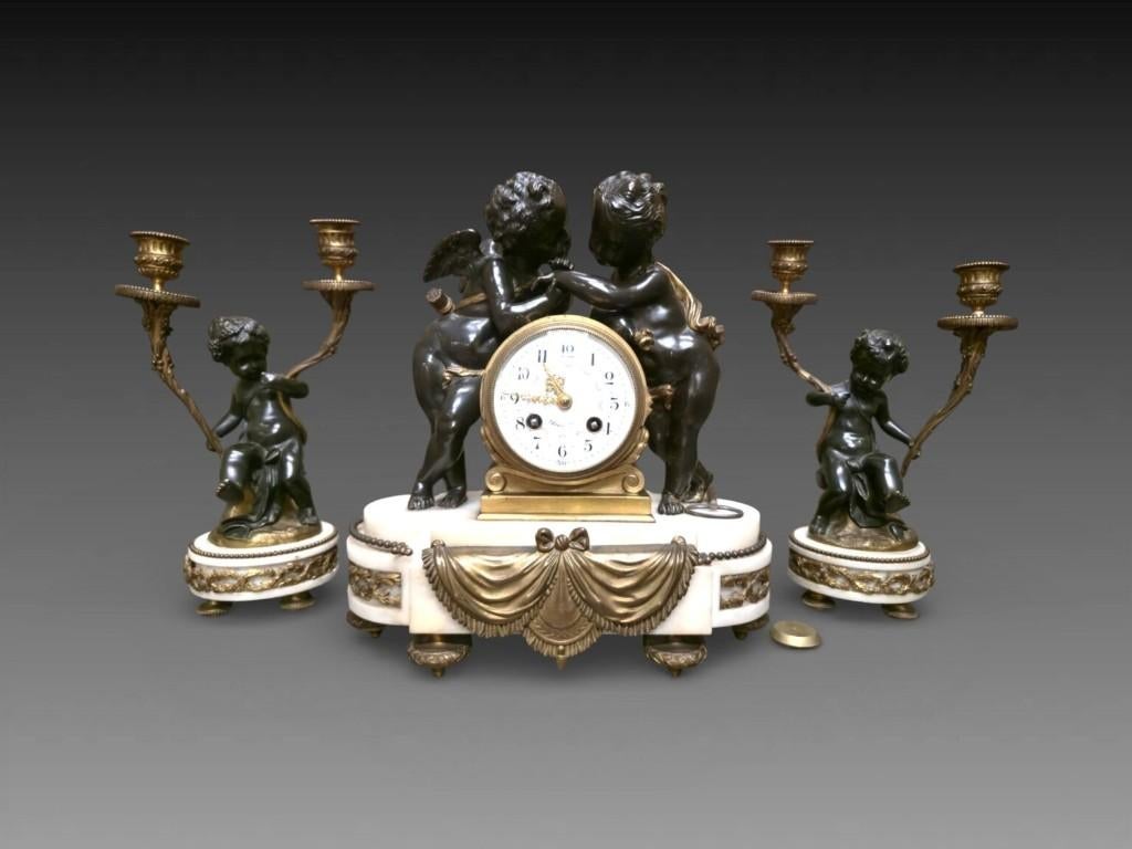 Clodion (1738-1814), garniture de cheminée , bronze doré, Enlèvement ou Envoi