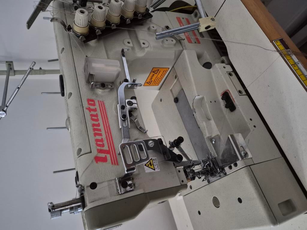 Yamato Coverlock industriele naaimachine, Industrieel, Ophalen, Overige merken, Naaimachine
