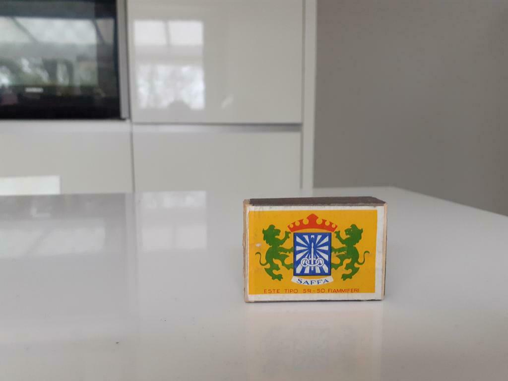 Vintage houten luciferdoosje Saddam wapenschild, Verzamelen, Ophalen of Verzenden