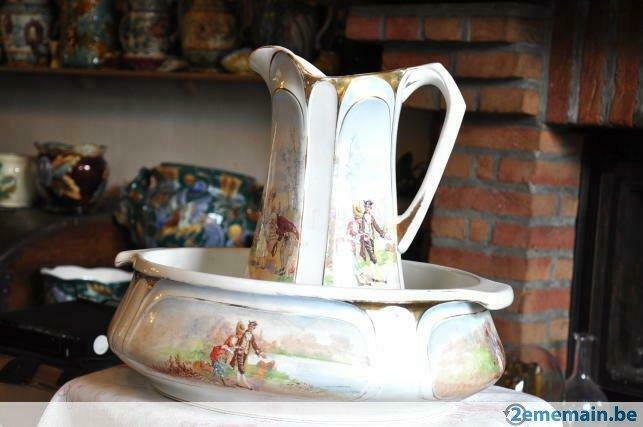 ancien bassin et broc decor au galants, Antiquités & Art