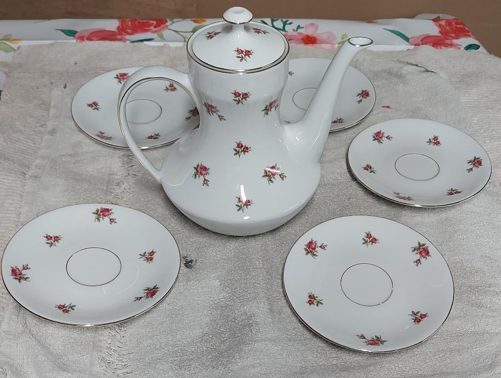 6 koffieserviesstukken  Bavaria roosjes met gouden randje, Antiek en Kunst, Ophalen