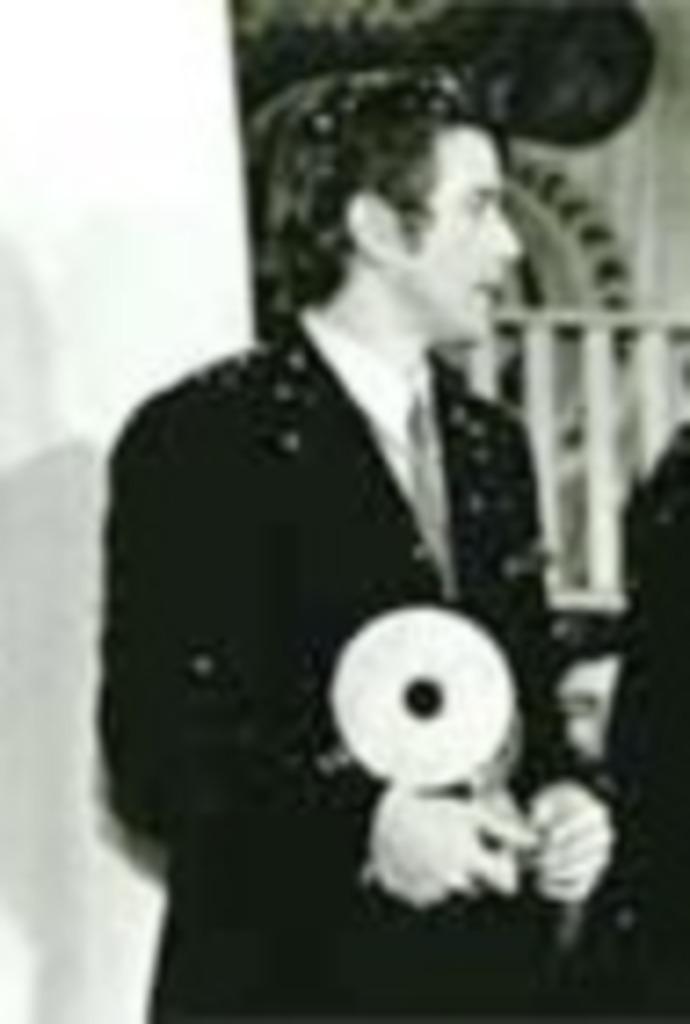 WILL TURA's   GESIGNEERDE  Internationale singles., Envoi