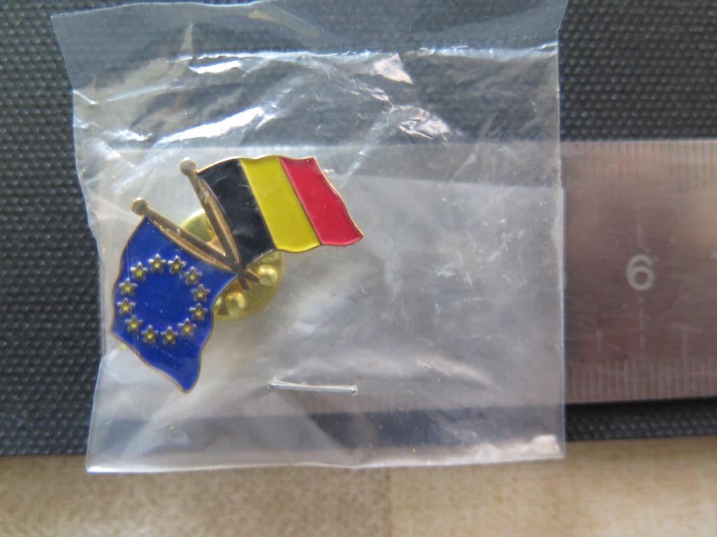 pin Belgique/Europe, Enlèvement ou Envoi, Neuf, Autres sujets/thèmes, Insigne ou Pin's