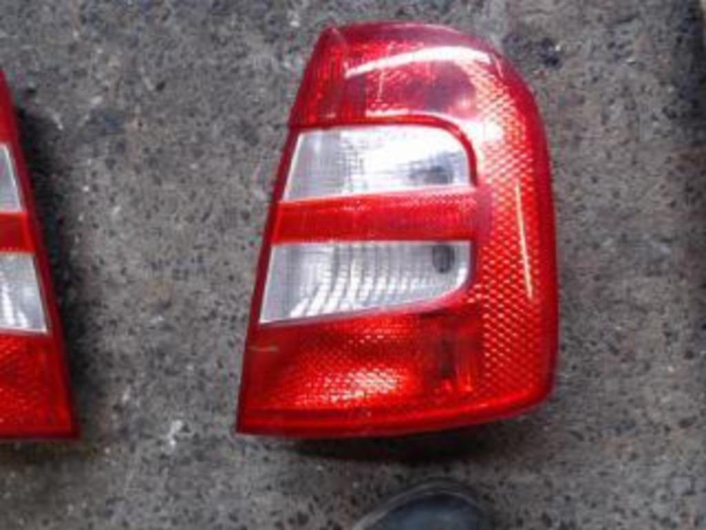 Feu arrière droit Skoda Fabia 1 2001-2004 LP/13867, Ophalen of Verzenden, Gebruikt, Skoda