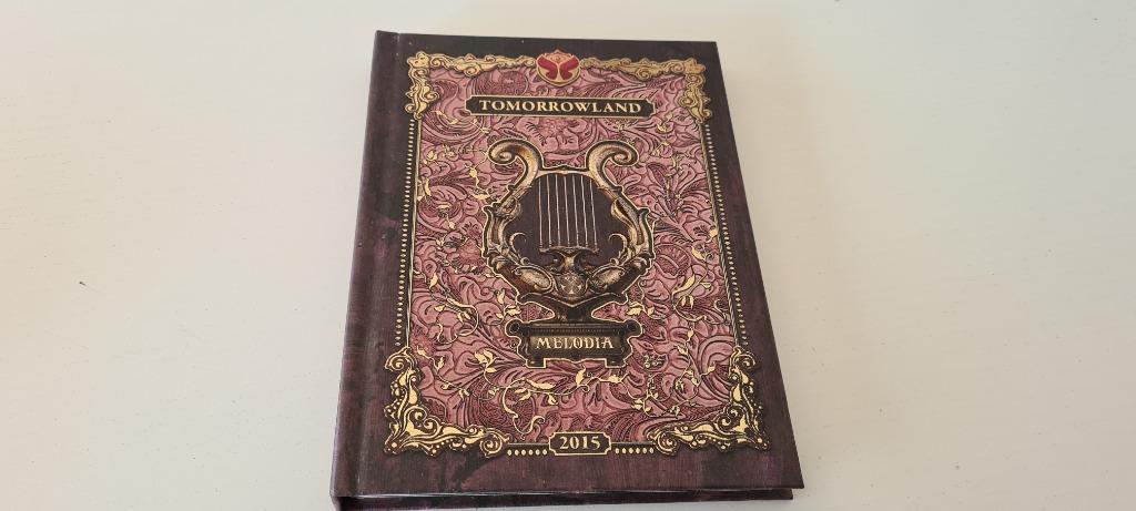 Tomorrowland Melodia 3CD in boekje, 2015