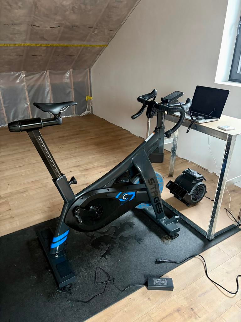 Stages SB20, Sport en Fitness, Ophalen, Zo goed als nieuw, Spinningfiets